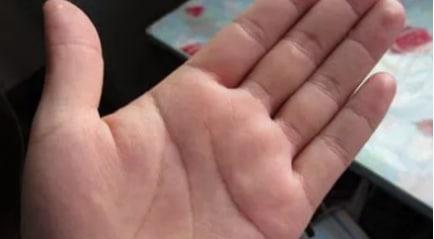 手上一個(gè)螺真的會(huì)窮嗎 手上幾個(gè)螺代表什么？