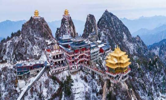洛陽老君山，被制造的頂流景區(qū)