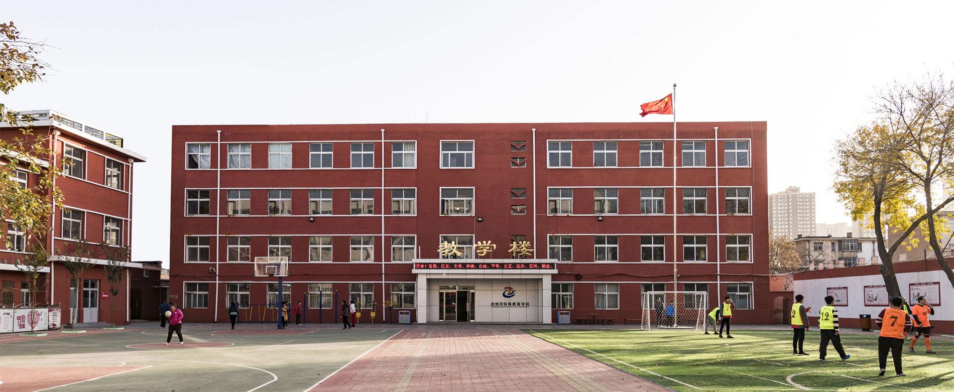 多所高?；謴?fù)校友入校權(quán)限（免預(yù)約入校）