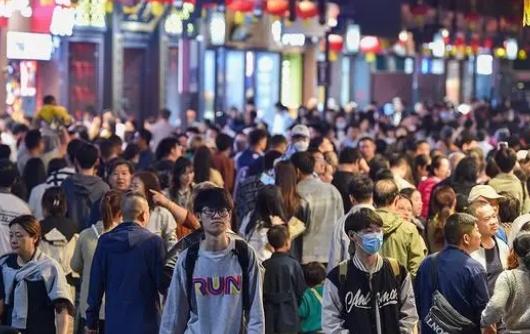 “五一”小假期：景點門票、火車票一搶而空，人潮洶涌不可避免