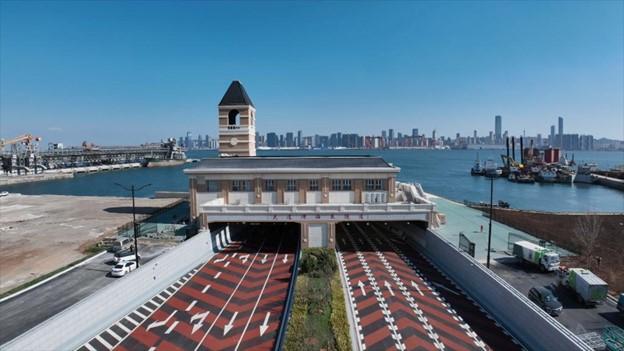 我國(guó)北方首條跨海沉管隧道——大連灣海底隧道建成通車(chē)，推動(dòng)大連灣兩岸一體化建設(shè)