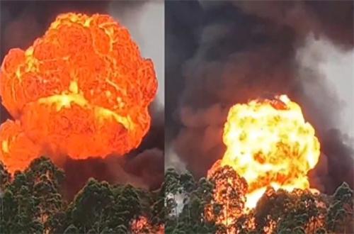 廣東陽(yáng)江噴漆廠火災(zāi)疑似爆炸，火勢(shì)兇猛黑煙滾滾