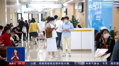新冠病毒二次感染解答：年輕人癥狀輕，嗓子疼需自行觀察還是就醫(yī)？