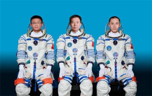 中國神舟十六號航天員乘組揭曉，首次載人飛行任務即將出征太空