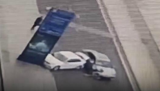 昆明機場發(fā)生交通事故致女子死亡 警方調(diào)查中