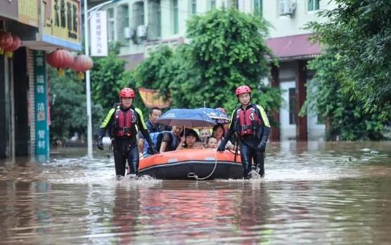 四川省多地暴雨襲擊，組織大規(guī)模避險(xiǎn)轉(zhuǎn)移行動(dòng)