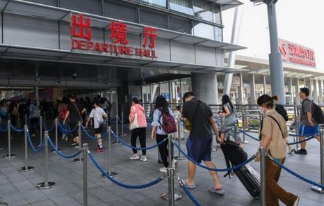  端午節(jié)期間出入境人數(shù)日均達(dá)到132.1萬(wàn)人次