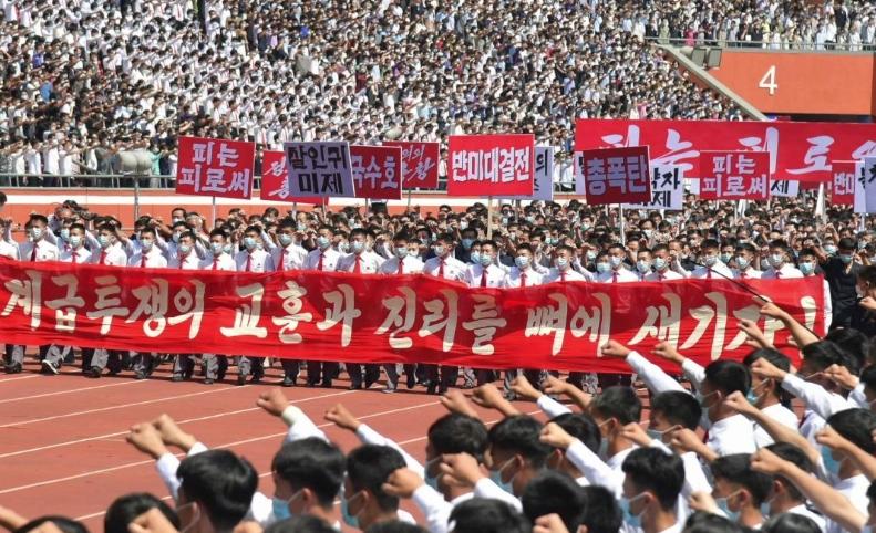 保衛(wèi)祖國的決心：朝鮮平壤舉行規(guī)模盛大的反美群眾集會