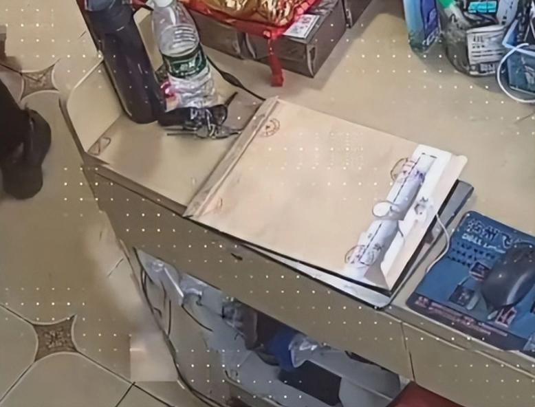 私拆檔案袋引發(fā)爭議，為什么檔案不能私自拆封？