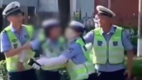 警方通報：史某某（女），因事件調離崗位并配合調查！