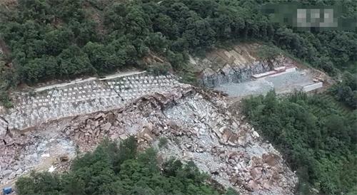 湖北五峰山體滑坡事故救援繼續(xù)，失聯(lián)人員仍在搜救中