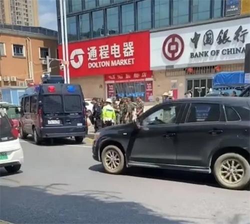 湖南長沙銀行搶劫案：警方及時抵達，案情待官方通報
