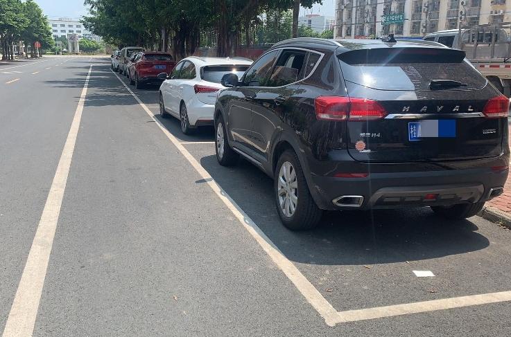 南寧通報道路停車收費問題處理情況：涉事人員被免職，維護(hù)公平公正