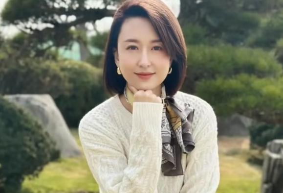 主持人張蕾回應(yīng)多年來的謠言傳聞，呼吁正確認(rèn)識網(wǎng)絡(luò)謠言