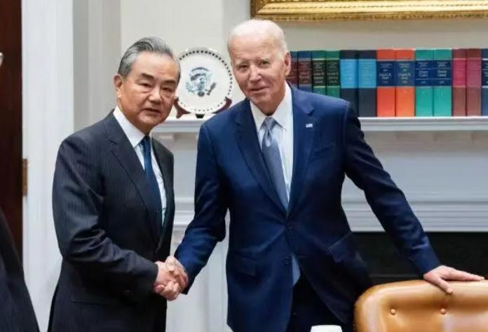 中美關(guān)系穩(wěn)中求進：王毅會晤拜登，共商合作之道