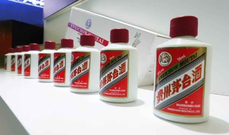 揭秘茅臺(tái)高管薪酬：董事長(zhǎng)、總經(jīng)理年薪百萬(wàn)，何以背后的故事引人矚目？
