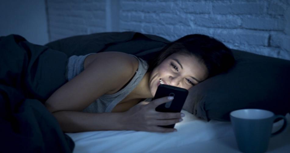 中國睡眠研究報告2024：手機成癮與互聯(lián)網(wǎng)職業(yè)影響睡眠質(zhì)量