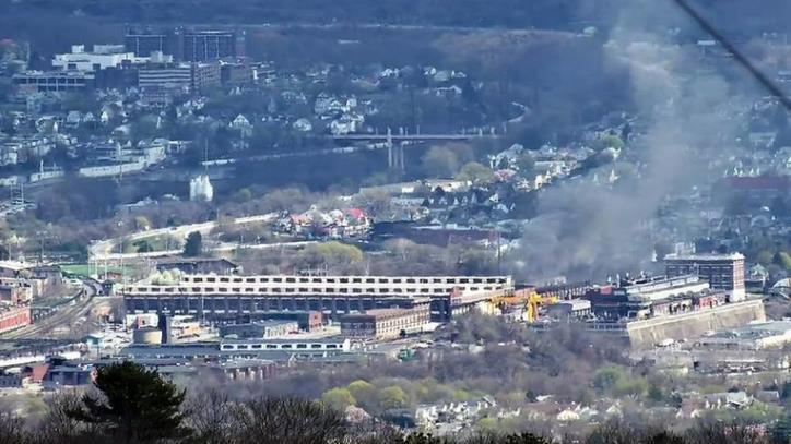 美國陸軍工廠爆發(fā)火災(zāi)，黑煙滾滾！部分炮彈運(yùn)往烏克蘭